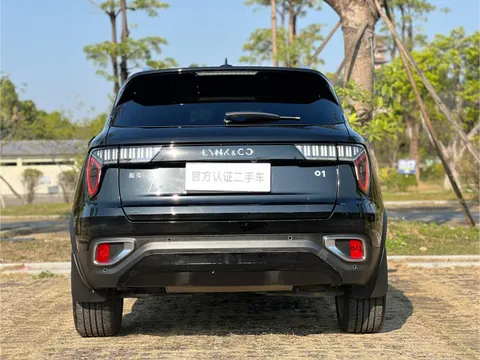 Lynk & Co 01