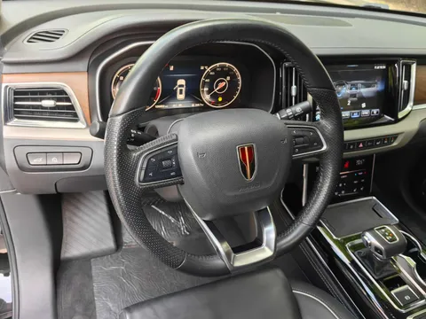 Hongqi HS7