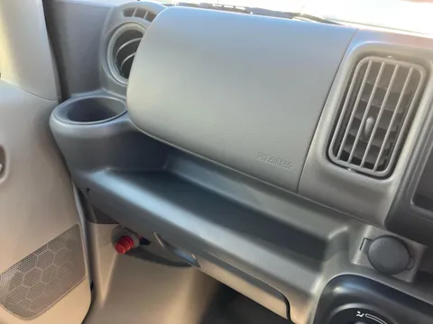 Nissan Clipper Van