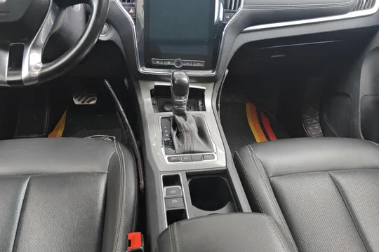 Roewe RX5