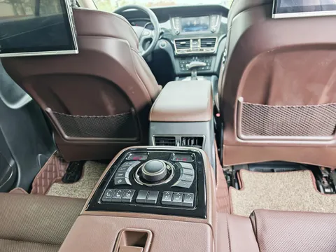 Hongqi H7