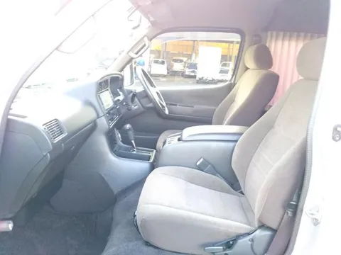 Toyota HiAce Wagon