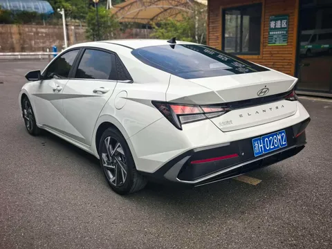 Hyundai Elantra (Avante)