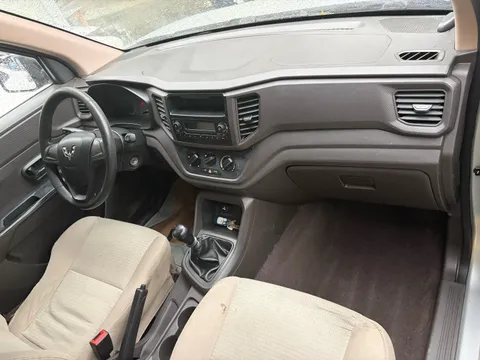 Wuling Hongguang V