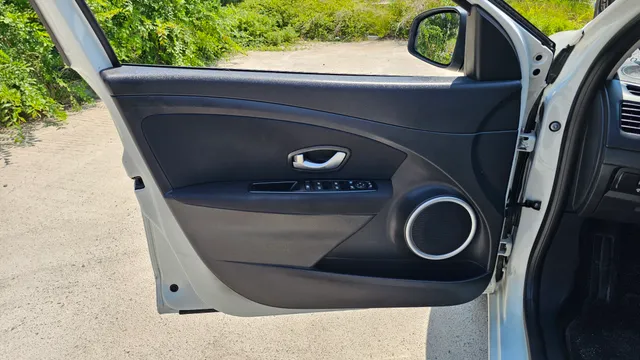 Renault SM3