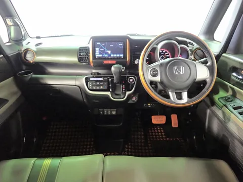 Honda N-BOX Slash
