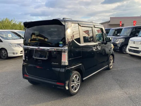 Honda N-BOX Custom