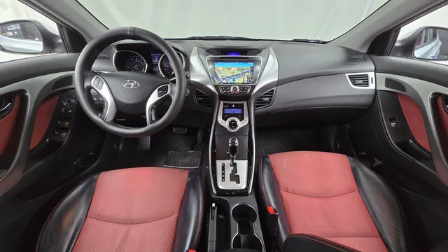 Hyundai Elantra (Avante)
