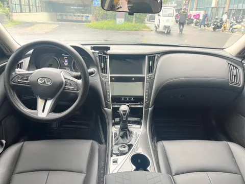 Infiniti Q50L