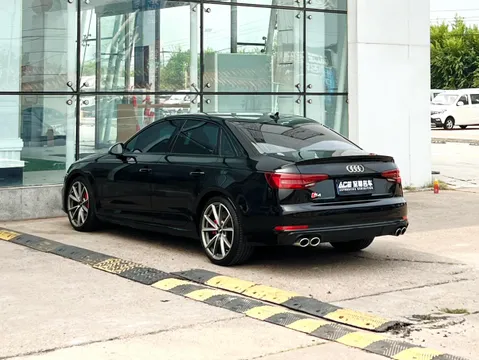 Audi S4