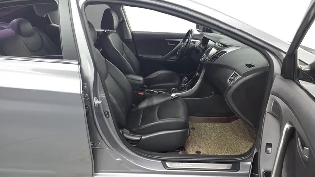 Hyundai Elantra (Avante)