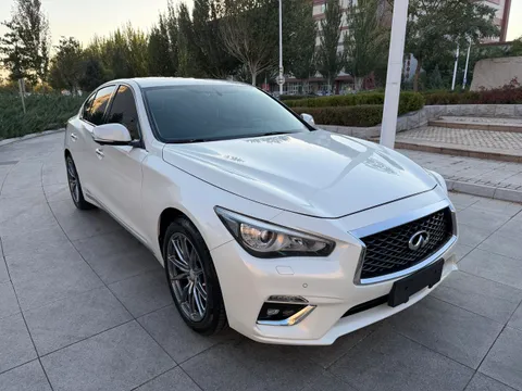 Infiniti Q50L