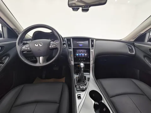 Infiniti Q50L