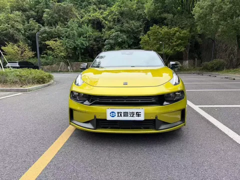 Lynk & Co 03