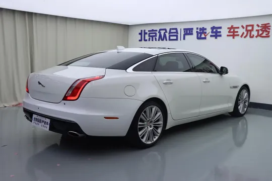 Jaguar XJ