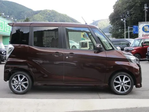 Nissan Dayz Roox