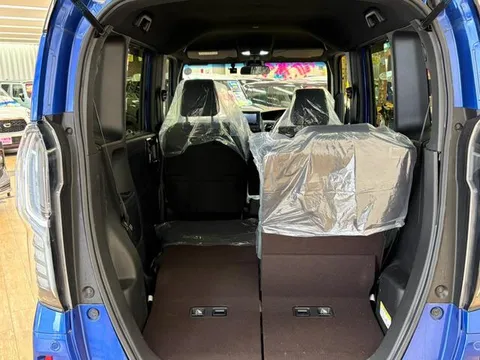 Honda N-BOX Custom