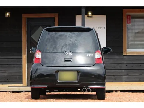 Daihatsu Esse