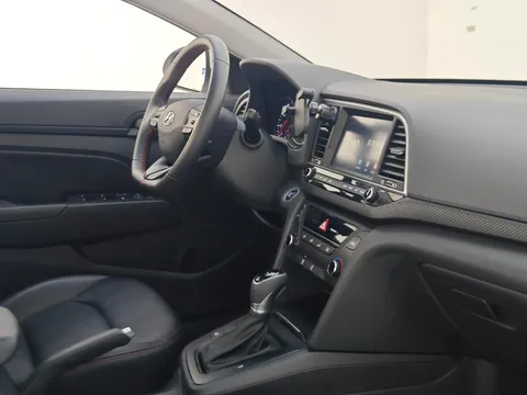 Hyundai Elantra (Avante)