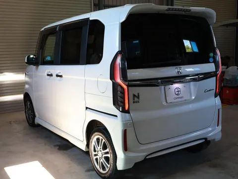 Honda N-BOX Custom