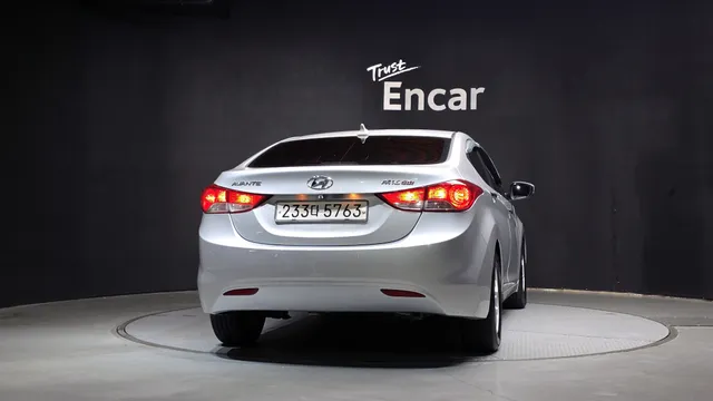 Hyundai Elantra (Avante)