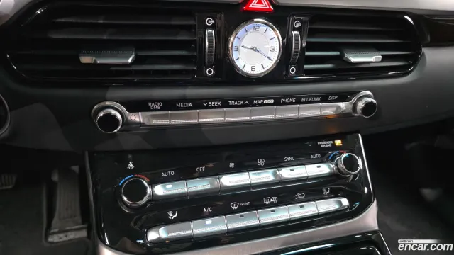 Genesis G90 (EQ900)