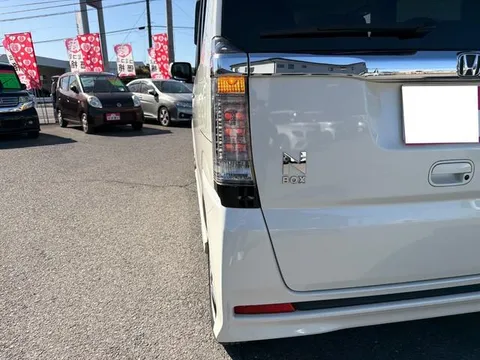 Honda N-BOX Custom