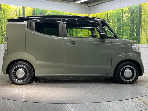 Honda N-BOX Slash