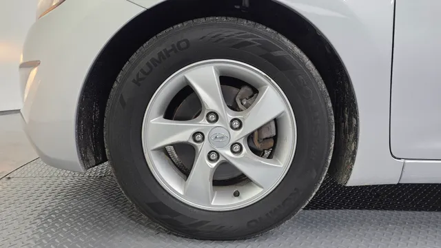 Hyundai Elantra (Avante)