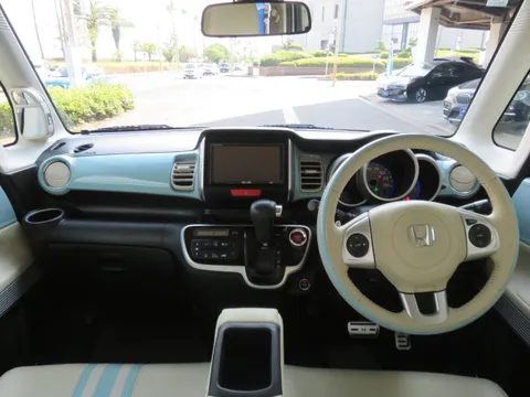 Honda N-BOX Slash