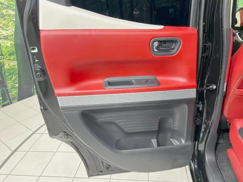 Honda N-BOX Slash