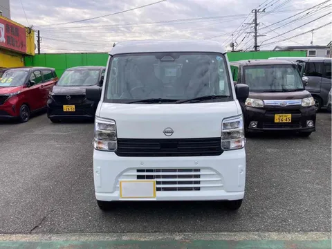 Nissan Clipper Van