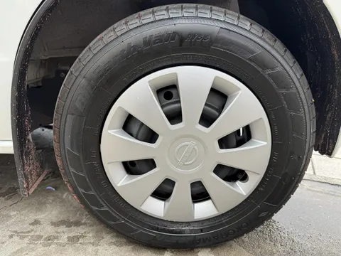 Nissan Clipper Van