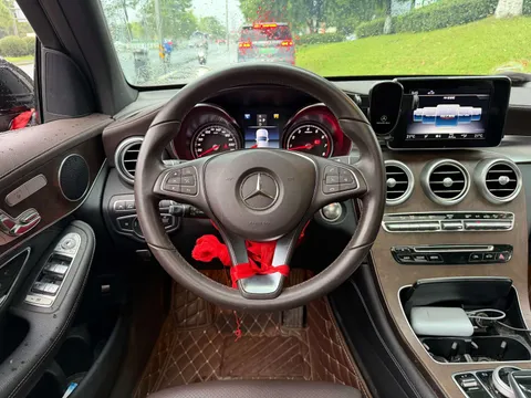 Mercedes-Benz Mercedes-Benz GLC
