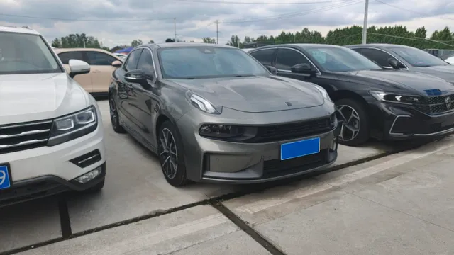 Lynk & Co 03