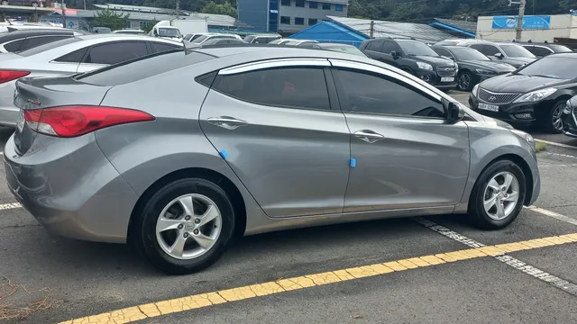 Hyundai Elantra (Avante)