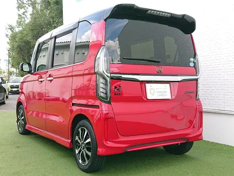 Honda N-BOX Custom