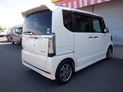 Honda N-BOX Custom