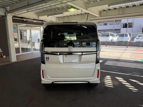 Honda N-BOX Custom