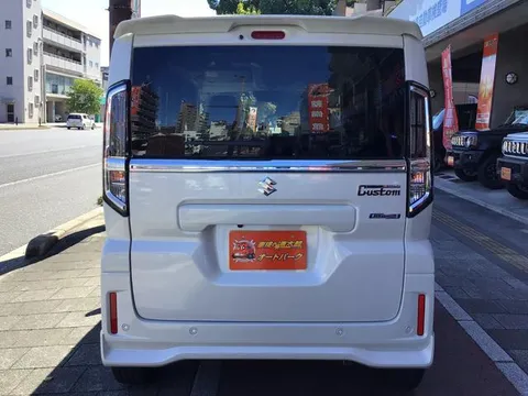Suzuki Spacia Custom