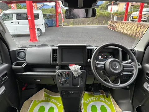 Mitsubishi Minicab Van