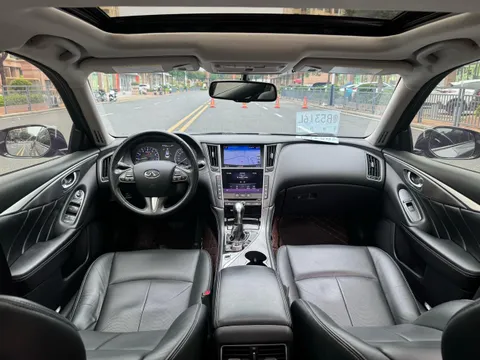 Infiniti Q50L