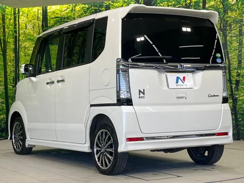 Honda N-BOX Custom