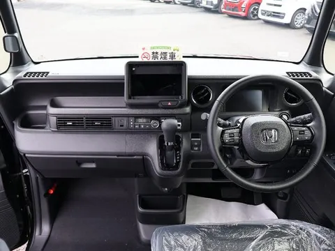 Honda N-BOX Custom