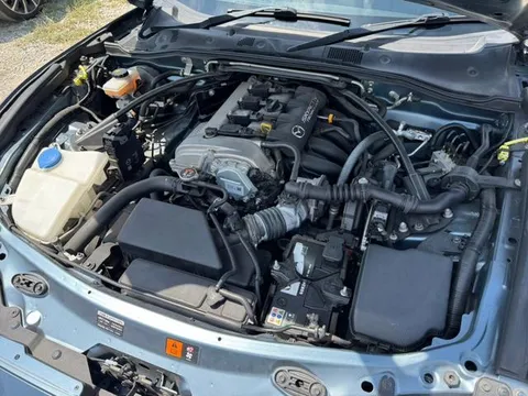 Mazda MX-5 (Roadster)