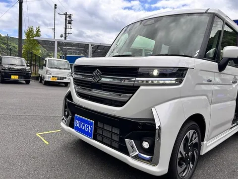 Suzuki Spacia Custom