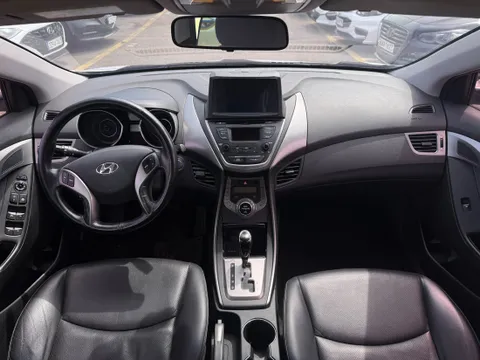 Hyundai Elantra (Avante)