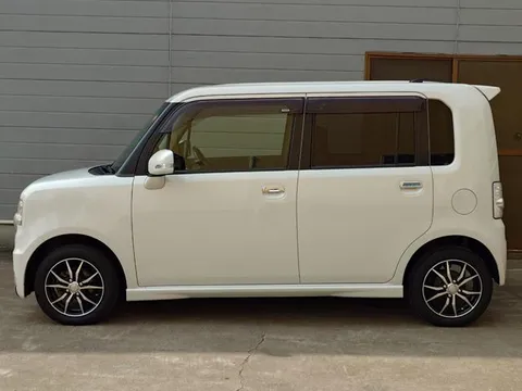 Toyota Pixis Space