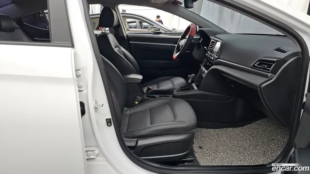 Hyundai Elantra (Avante)