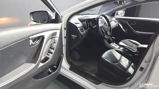 Hyundai Elantra (Avante)